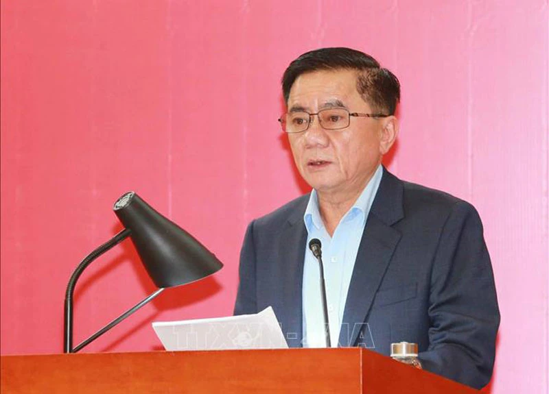 Đồng chí Trần Cẩm Tú phát biểu tại hội nghị.