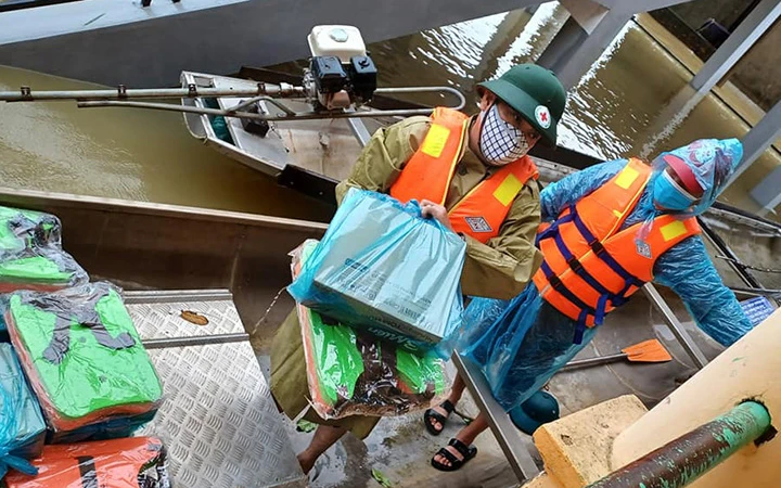320 triệu đồng hỗ trợ người dân Quảng Bình bị mưa lũ