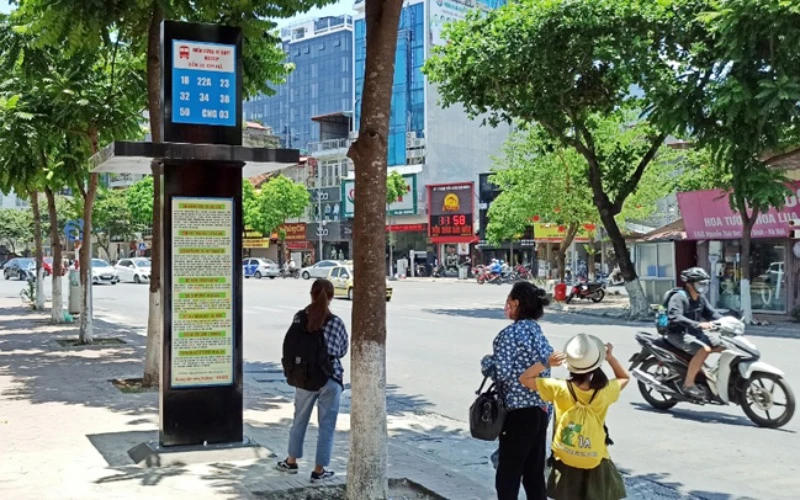 Hà Nội sẽ có thêm 70 vị trí dừng chờ xe buýt tiêu chuẩn châu Âu.