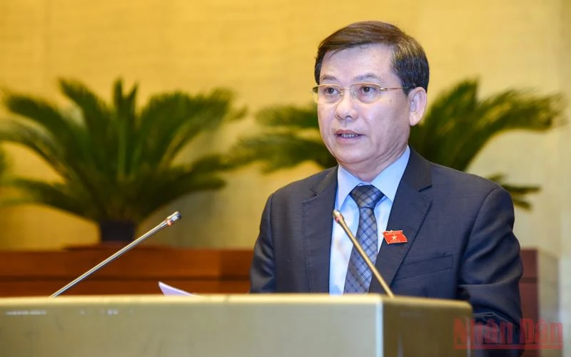 Viện trưởng Viện Kiểm sát nhân dân tối cao Lê Minh Trí trình bày tờ trình về dự án Luật sửa đổi, bổ sung một số điều của Bộ luật Tố tụng hình sự. (Ảnh: DUY LINH)