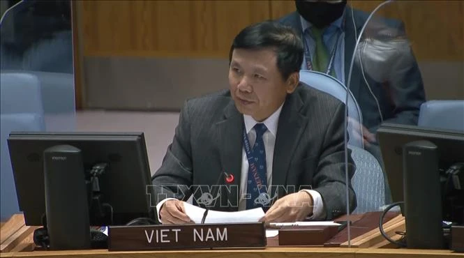 Đại sứ Đặng Đình Quý, Trưởng Phái đoàn Việt Nam tại Liên hợp quốc, phát biểu tại cuộc họp ngày 18/10/2021. (Ảnh: TTXVN)