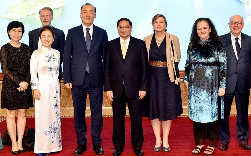 Thủ tướng Chính phủ Phạm Minh Chính tiếp ông Kidong Park, Quyền Điều phối viên thường trú, và các trưởng đại diện các tổ chức LHQ tại Việt Nam. Ảnh: Trần Hải 