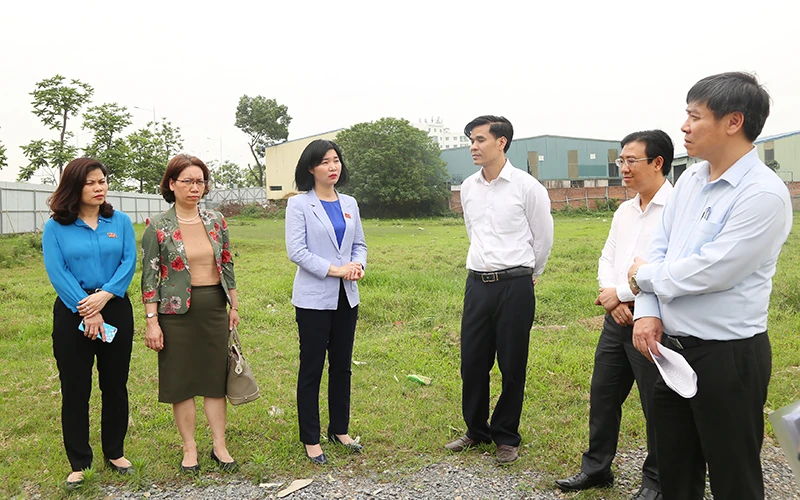 Thường trực HĐND thành phố Hà Nội giám sát tại một dự án để hoang hóa nhiều năm tại quận Nam Từ Liêm, Hà Nội.