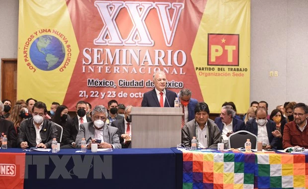 Tổng Bí thư Đảng Lao động Mexico Alberto Anaya đánh giá cao thông điệp của Tổng Bí thư Nguyễn Phú Trọng tại Hội thảo. (Ảnh: TTXVN)