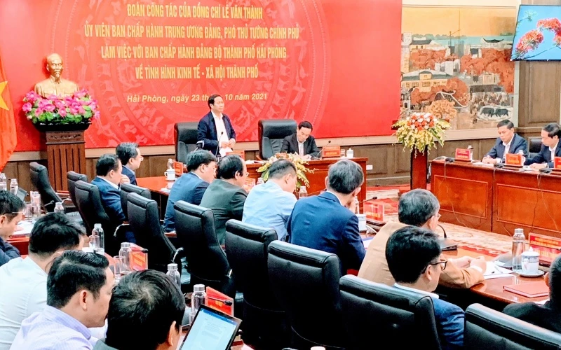 Phó Thủ tướng Lê Văn Thành phát biểu ý kiến tại buổi làm việc với Thành ủy Hải Phòng.