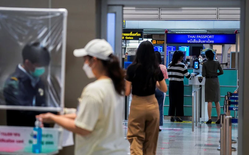 Từ ngày 1/11, du khách đã tiêm vaccine ngừa Covid-19 từ 46 quốc gia khi nhập cảnh vào Thái Lan sẽ không phải cách ly. (Ảnh: Reuters)
