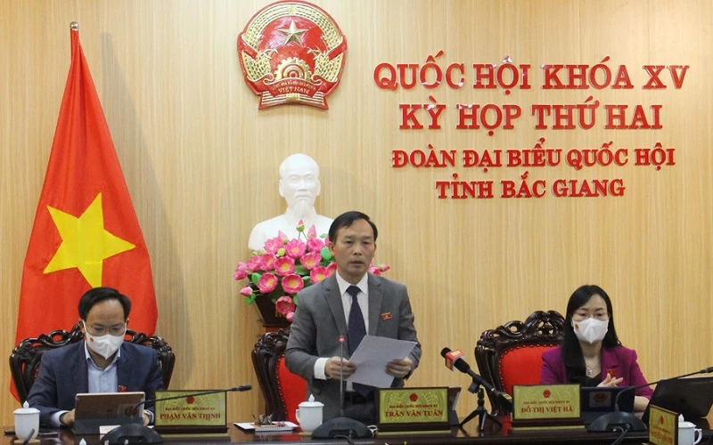 Đại biểu Quốc hội Trần Văn Tuấn (Bắc Giang) phát biểu tại phiên thảo luận trực tuyến. (Ảnh: baobacgiang.com.vn)