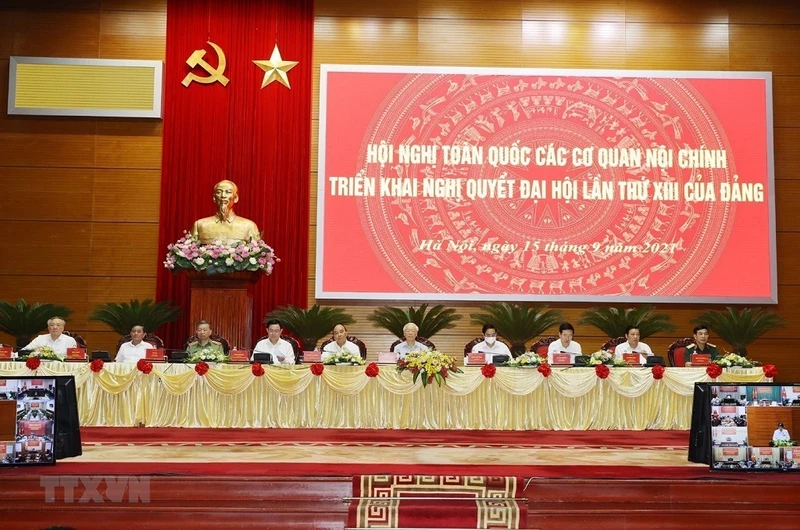 Tổng Bí thư Nguyễn Phú Trọng và các đồng chí lãnh đạo Đảng, Nhà nước chủ trì Hội nghị toàn quốc các cơ quan nội chính triển khai Nghị quyết Đại hội lần thứ XIII của Đảng ngày 15/9. Ảnh: TTXVN