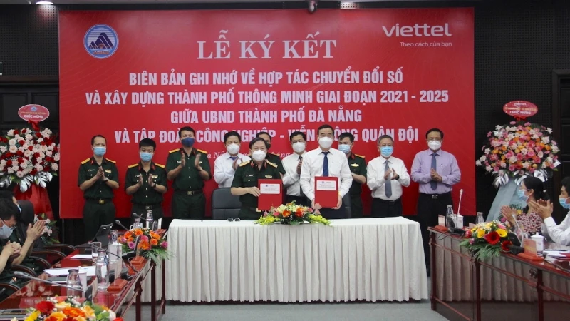 TP Đà Nẵng và Tập đoàn Viettel ký kết biên bản ghi nhớ về xây dựng Thành phố thông minh, chiều 26/10.