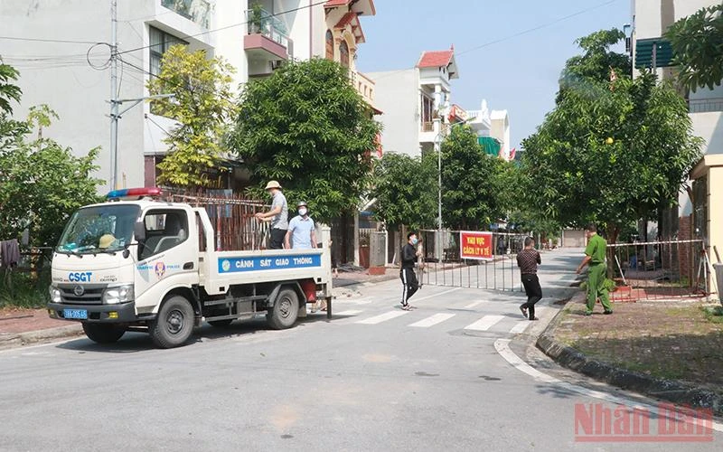 Cơ quan chức năng TP Nam Định khẩn trương phong toả khu vực có dịch tại đường Lê Tiến Phục, phường Lộc Hạ.