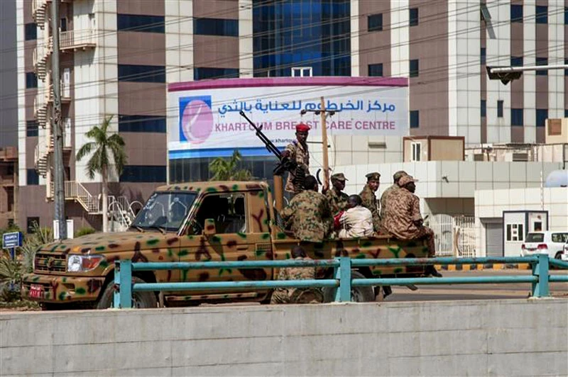 Lực lượng an ninh Sudan tuần tra tại Khartoum. (Ảnh: AFP/TTXVN)