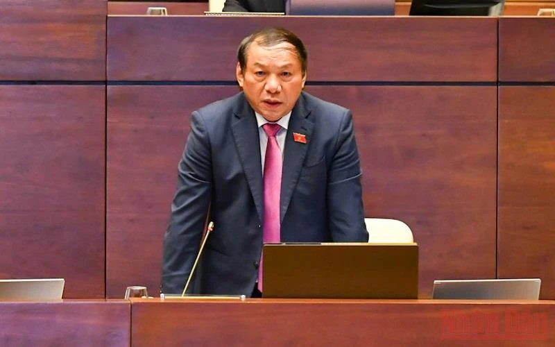 Bộ trưởng Văn hóa, Thể thao và Du lịch Nguyễn Văn Hùng giải trình, làm rõ một số vấn đề đại biểu Quốc hội quan tâm chiều 28/10.