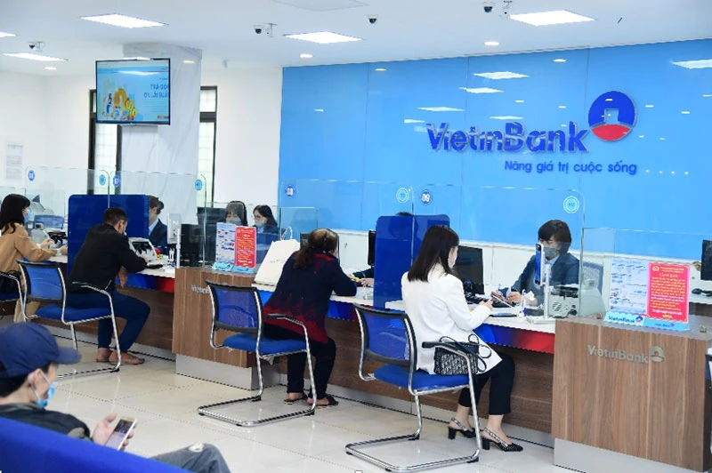 9 tháng đầu năm 2021, VietinBank tiếp tục kiểm soát tốt chi phí vốn, chi phí quản lý; tăng thu thuần dịch vụ hoạt động thanh toán, chuyển tiền, thẻ…