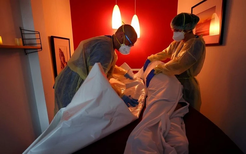 Một bệnh nhân tử vong vì Covid-19 tại phòng khám Klinikum Darmstadt ở Darmstadt, Đức, ngày 20/5/2021. (Ảnh: Reuters)