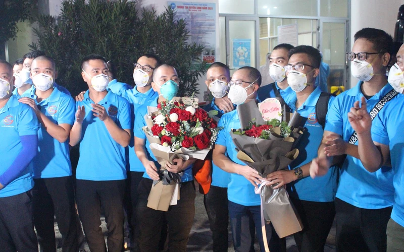 Đoàn công tác tỉnh Thái Bình tham gia chống dịch trở về từ TP Hồ Chí Minh tối 31/10.