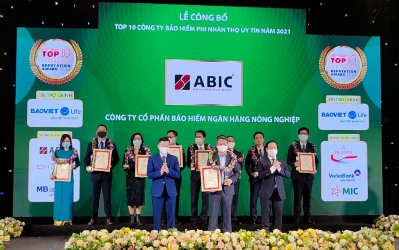 Bảo hiểm Agribank được vinh danh tốp 10 doanh nghiệp bảo hiểm phi nhân thọ uy tín năm 2021