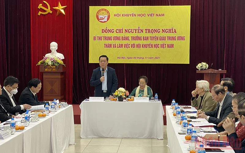  Bí thư Trung ương Đảng, Trưởng Ban Tuyên giáo Trung ương Nguyễn Trọng Nghĩa phát biểu tại buổi làm việc.