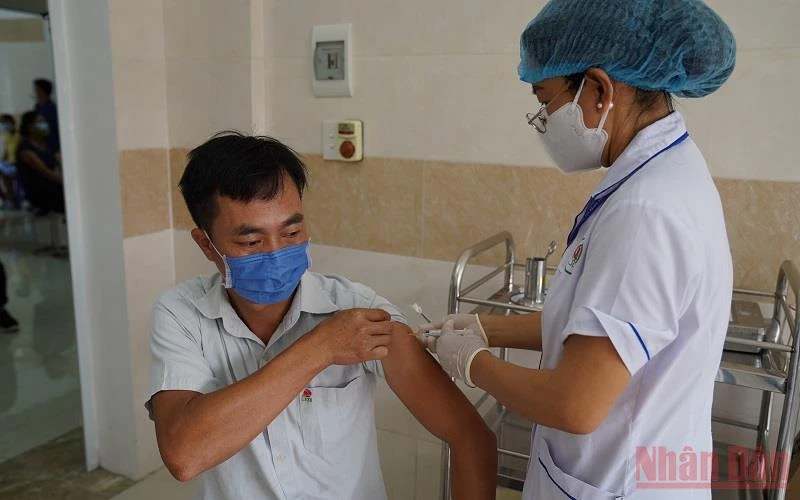 Tỉnh Hưng Yên đẩy nhanh tiến độ tiêm vaccine ngừa Covid-19 cho người dân.
