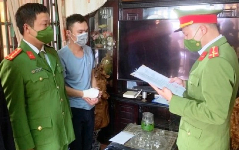 Công an công bố quyết định khởi tố, bắt tam giam đối tượng Phạm Duy Khánh.