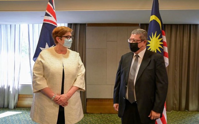 Ngoại trưởng Australia Marise Payne (trái) và người đồng cấp Malaysia Saifuddin Abdullah. (Nguồn: TTXVN)