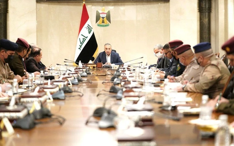 Thủ tướng al-Kadhimi chủ trì cuộc họp với các chỉ huy an ninh cấp cao. (Ảnh: Văn phòng Truyền thông của Thủ tướng Iraq) 