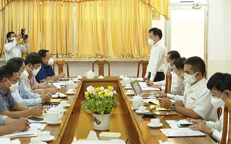 Tổng Giám đốc Tổng công ty Điện lực miền nam Nguyễn Phước Đức và đoàn công tác làm việc với UBND tỉnh Vĩnh Long nhằm tháo gỡ những khó khăn vướng mắc trong triển khai thực hiện các dự án lưới điện trên địa bàn tỉnh.