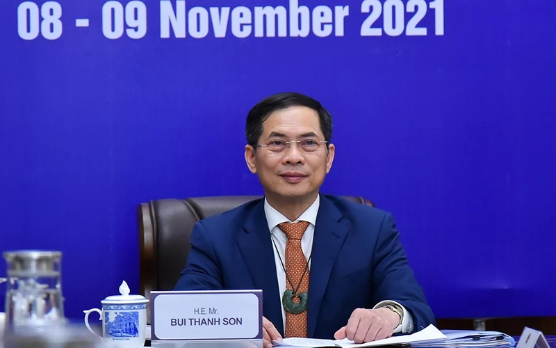 Bộ trưởng Ngoại giao Bùi Thanh Sơn tham dự Hội nghị liên Bộ trưởng Ngoại giao – Kinh tế APEC lần thứ 32. (Ảnh: Bộ Ngoại giao)