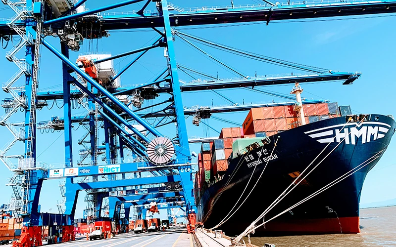 Cảng cửa ngõ quốc tế Hải Phòng tại Lạch Huyện đang trở thành một trung tâm logistics lớn của khu vực. Ảnh: NGÔ QUANG DŨNG