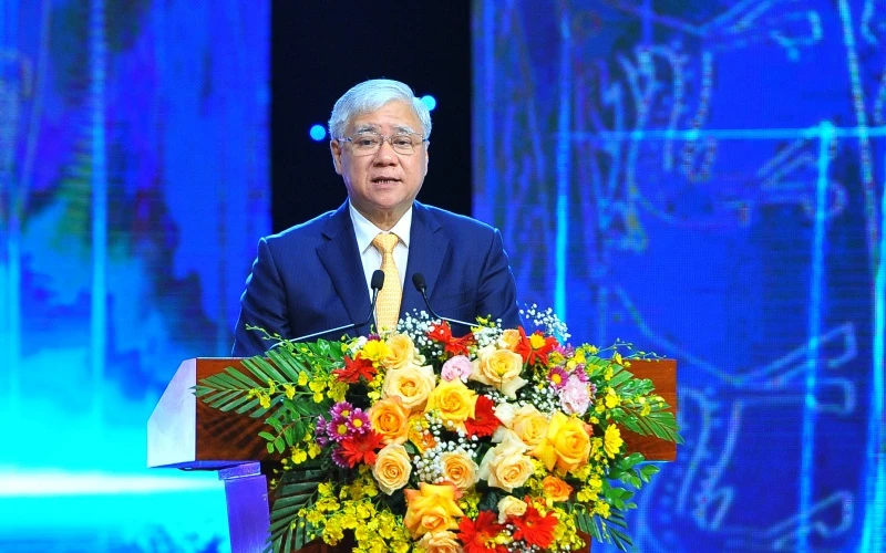 Đồng chí Đỗ Văn Chiến, Bí thư Trung ương Đảng, Chủ tịch Ủy ban Trung ương Mặt trận Tổ quốc Việt Nam phát biểu tại buổi lễ.