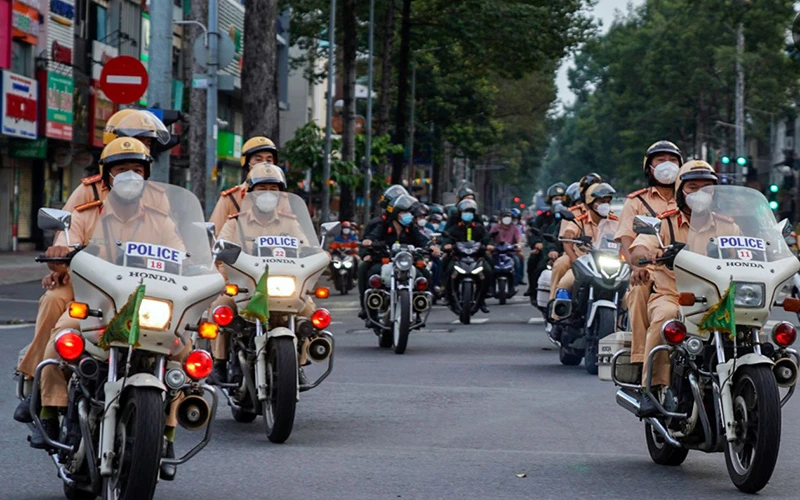 Công an TP Hồ Chí Minh ra quân tấn công trấn áp tội phạm. Ảnh: CHÍ CÔNG