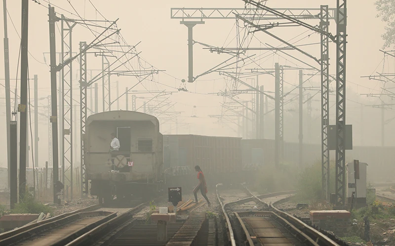 Thủ đô New Delhi bị ô nhiễm khói bụi. (Ảnh: Reuters)