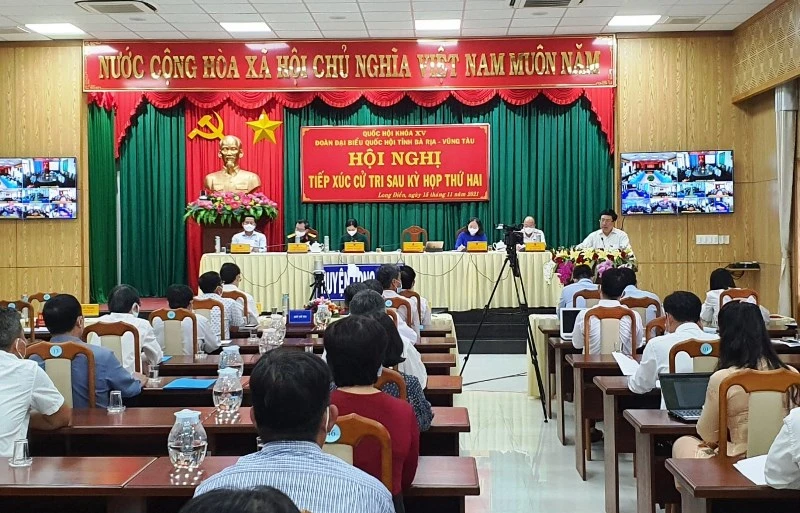Đoàn đại biểu Quốc hội tỉnh Bà Rịa-Vũng Tàu tiếp xúc cử tri.