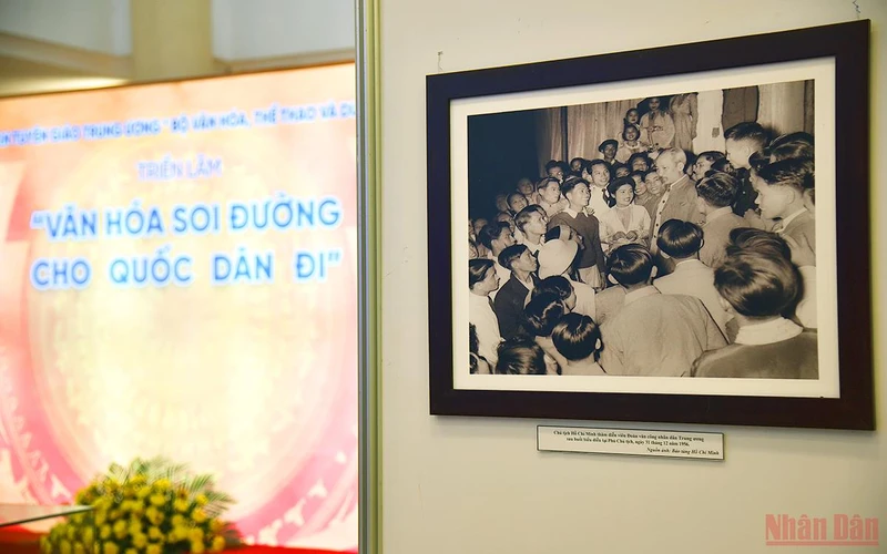 Tư tưởng, đạo đức, phong cách Hồ Chí Minh cũng là một nét văn hóa của một con người Việt Nam điển hình. (Ảnh: Minh Duy)
