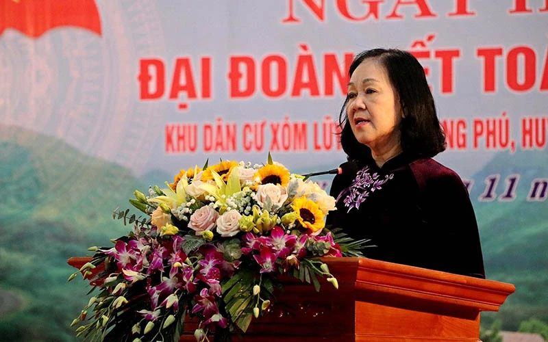 Đồng chí Trương Thị Mai phát biểu tại Ngày hội đại đoàn kết dân tộc.