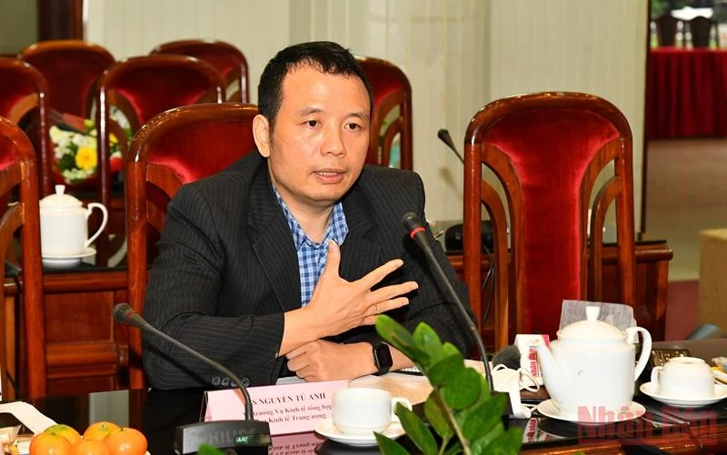 Tiến sĩ Nguyễn Tú Anh, Vụ trưởng Vụ Kinh tế tổng hợp, Ban Kinh tế Trung ương. (Ảnh: THỦY NGUYÊN)