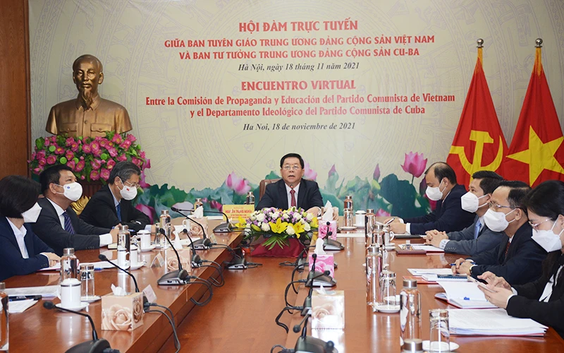 Các đại biểu tham dự cuộc hội đàm ở điểm cầu tại Việt Nam.