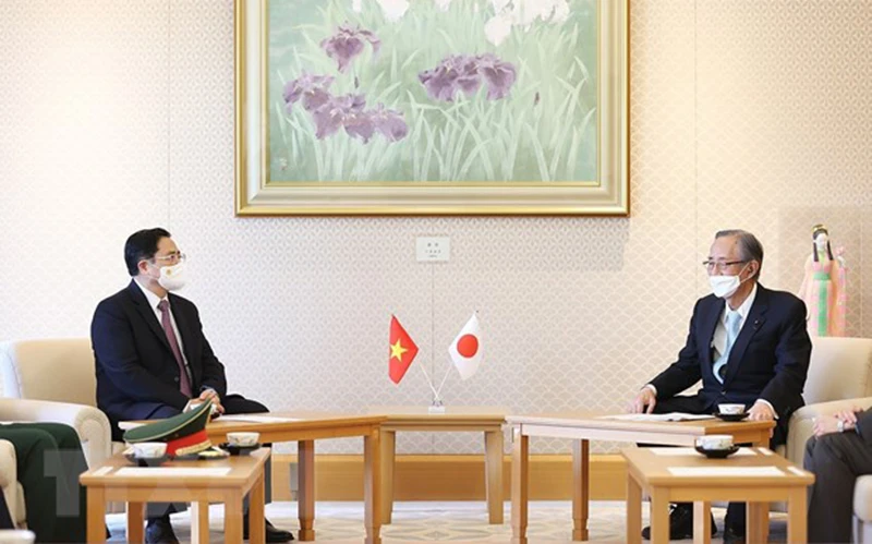 Thủ tướng Phạm Minh Chính hội kiến Chủ tịch Hạ viện Nhật Bản Hosoda Hiroyuki. (Ảnh: TTXVN)