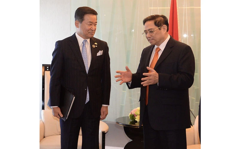Thủ tướng Phạm Minh Chính trao đổi với lãnh đạo Tập đoàn Sumitomo.