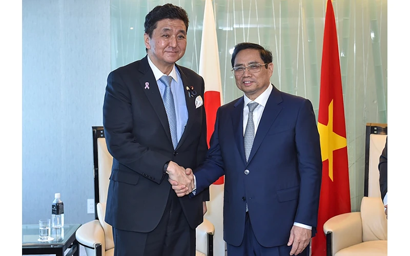 Thủ tướng Phạm Minh Chính bày tỏ vui mừng trước sự phát triển tốt đẹp của quan hệ Đối tác chiến lược sâu rộng Việt Nam-Nhật Bản trên các lĩnh vực, trong đó hợp tác quốc phòng là một trong những trụ cột hợp tác quan trọng. (Ảnh: VGP/Nhật Bắc)
