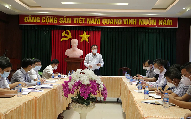 Phó Chủ tịch UBND tỉnh Đồng Nai Võ Tấn Đức chủ trì cuộc họp chiều 26/11.