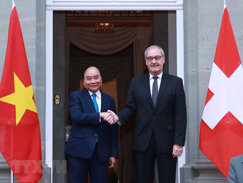  Chủ tịch nước Nguyễn Xuân Phúc và Tổng thống Liên bang Thụy Sĩ Guy Parmelin. 