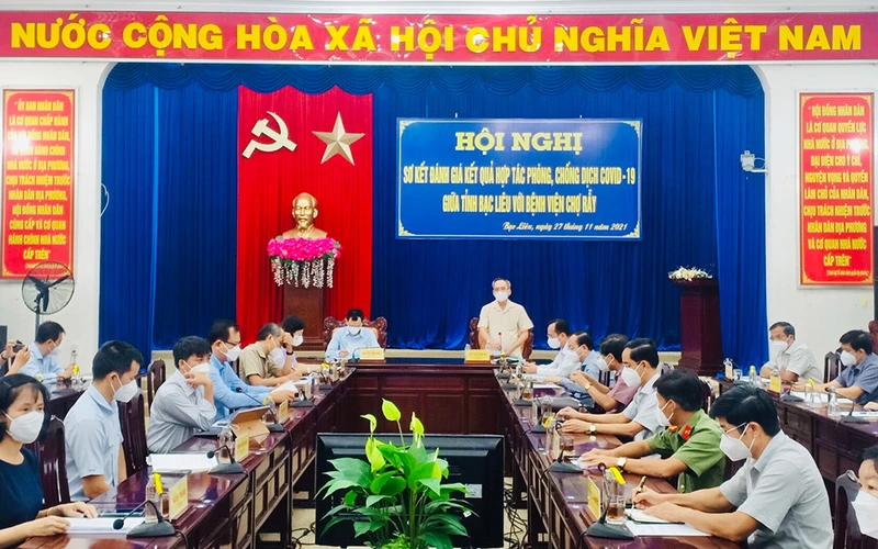 Bí thư Tỉnh ủy Bạc Liêu Lữ Văn Hùng phát biểu ý kiến tại hội nghị.