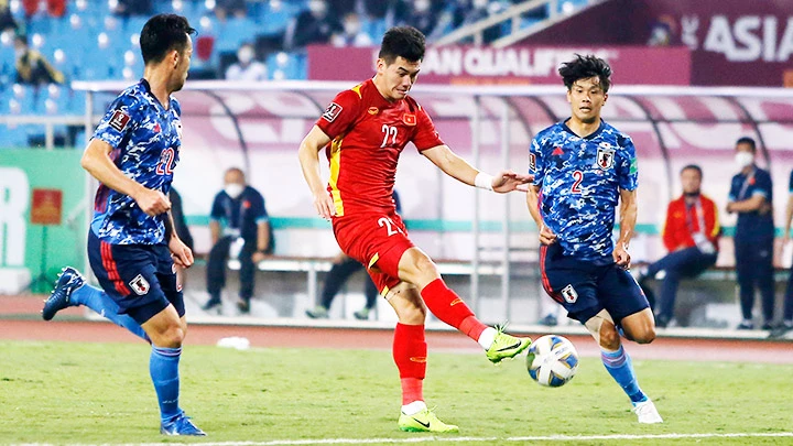 Các cầu thủ Việt Nam đã tự tin hơn khi thi đấu với những đối thủ mạnh hàng đầu châu lục. Ảnh: LÊ MINH