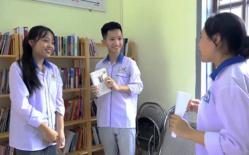Phần thi giới thiệu sách của học sinh Trường THPT Mộc Lỵ, tỉnh Sơn La.