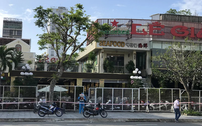 Quận Sơn Trà xử phạt chủ nhà hàng Lê Gia 2 15 triệu đồng vì vi phạm phòng, chống dịch Covid-19.