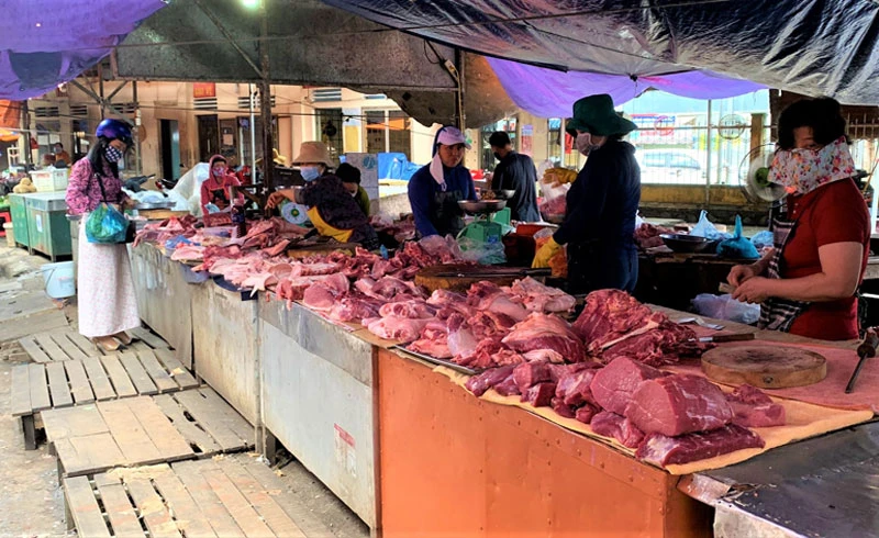 Các chợ truyền thống, trung tâm thương mai, siêu thị… trên địa bàn thành phố Buôn Ma Thuột được hoạt động nhưng phải bảo đảm nguyên tắc 5K.