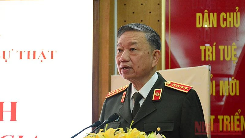 Đại tướng Tô Lâm, Bộ trưởng Công an phát biểu tại lễ giới thiệu sách. Ảnh: TRỊNH DŨNG