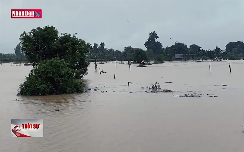 Giải cứu người dân bị cô lập do mưa lũ tại Gia Lai