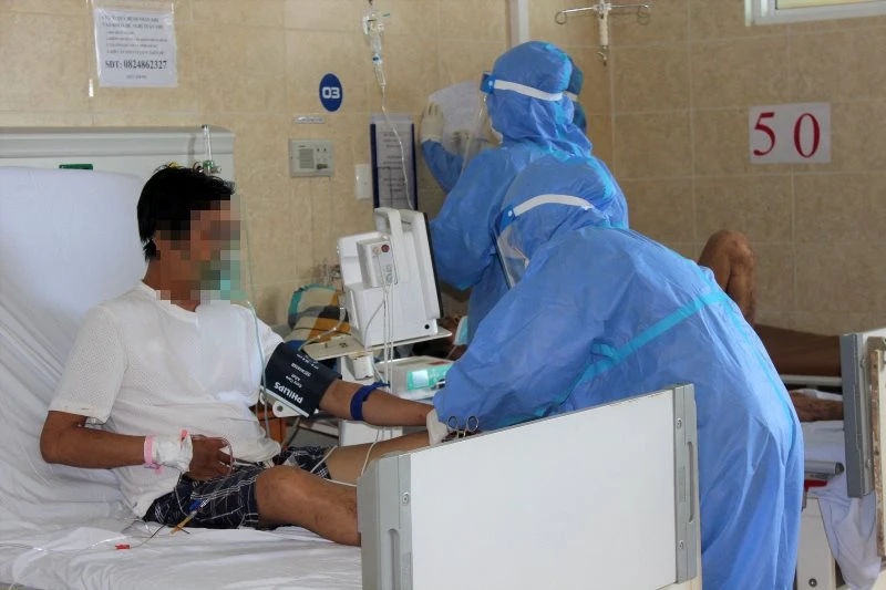 Điều trị bệnh nhân nhiễm Covid-19 tại Bệnh viện đa khoa Đồng Nai.