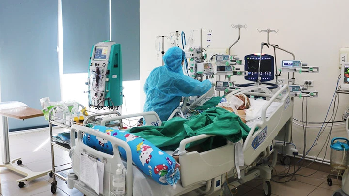 Điều trị bệnh nhân Covid-19 nặng tại tầng 3 tuyến bệnh viện trung ương.